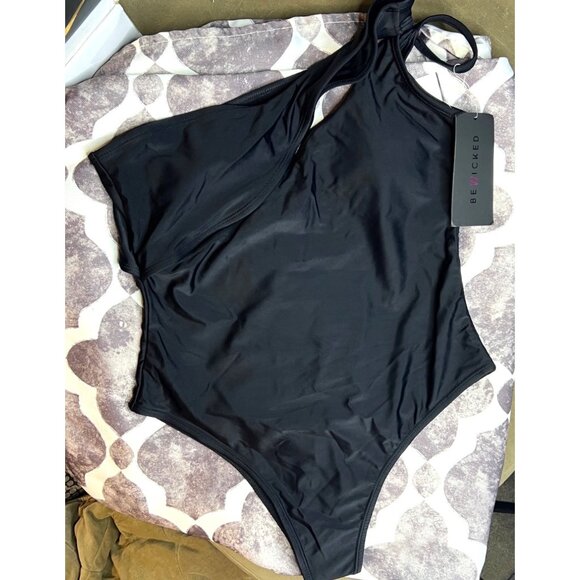 Be Wicked Black One-Shoulder Cutout Swimsuit Nylon/Lycra Size S Womens Swimwear - Picture 2 of 6